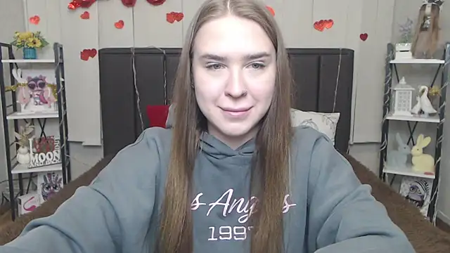 Snapshot of LauraHlot chatting on 05-03-26, 05:52 LauraHlot online show from 05-03-26, 05:52