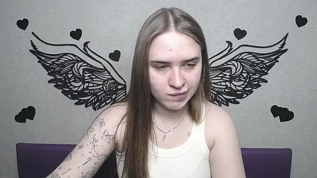 Snapshot of LauraHlot chatting on 05-06-26, 05:46 LauraHlot online show from 05-06-26, 05:46