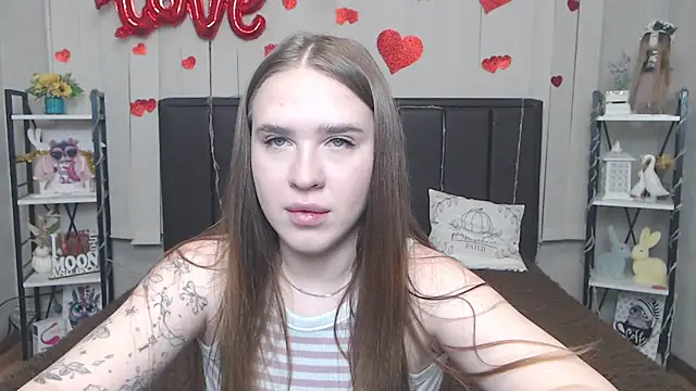 Snapshot of LauraHlot chatting on 05-08-26, 05:29 LauraHlot online show from 05-08-26, 05:29