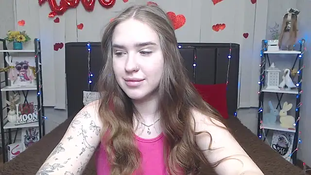 Snapshot of LauraHlot chatting on 05-26-26, 06:42 LauraHlot online show from 05-26-26, 06:42