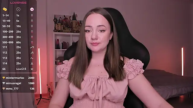 Snapshot of WalkingGirl chatting on 01-27-25, 09:33 WalkingGirl online show from 01-27-25, 09:33