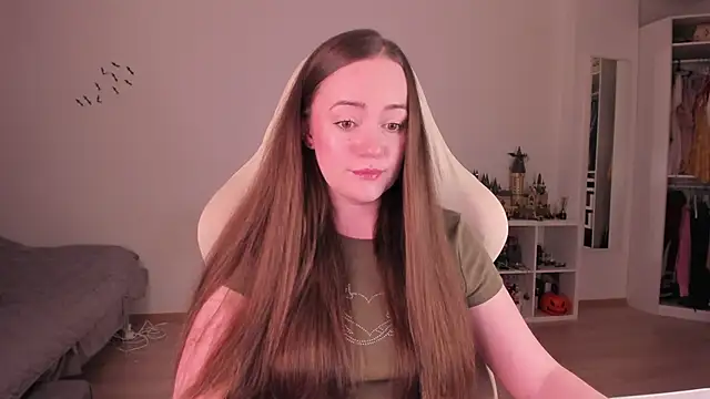 Snapshot of WalkingGirl chatting on 12-01-25, 06:46 WalkingGirl online show from 12-01-25, 06:46