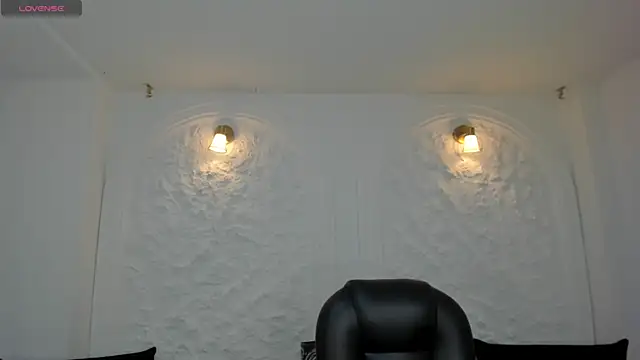 ValeriaVelvet online show from 04-14-26, 12:00