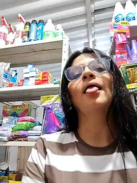 Linda Lars online show from 11-28-25, 02:58