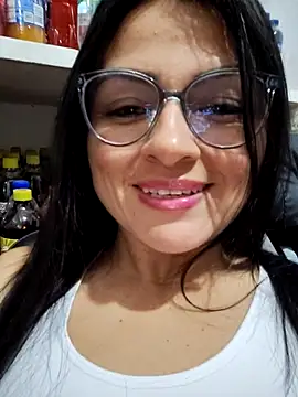 Snapshot of Linda_Lars chatting on 02-18-26, 02:40 Linda Lars online show from 02-18-26, 02:40