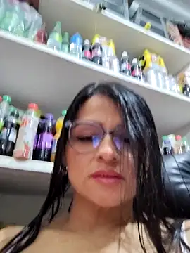 Snapshot of Linda_Lars chatting on 02-21-26, 02:12 Linda Lars online show from 02-21-26, 02:12