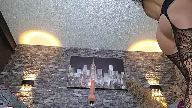 anellejones online show from 10-24-25, 03:58