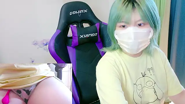 Snapshot of hazuki_8008 chatting on 09-26-25, 03:43 hazuki 8008 online show from 09-26-25, 03:43