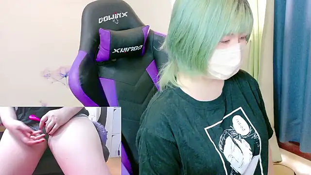 Snapshot of hazuki_8008 chatting on 10-01-25, 01:33 hazuki 8008 online show from 10-01-25, 01:33