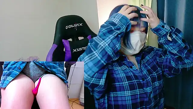 Snapshot of hazuki_8008 chatting on 10-22-25, 04:13 hazuki 8008 online show from 10-22-25, 04:13