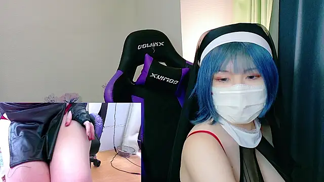 Snapshot of hazuki_8008 chatting on 10-31-25, 04:35 hazuki 8008 online show from 10-31-25, 04:35