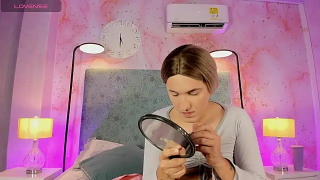 JESSI NAOMI online show from 11-04-25, 11:15