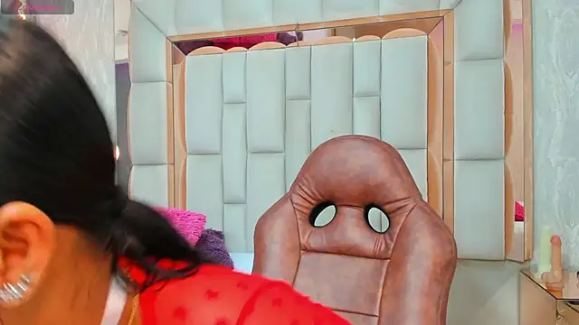 Snapshot of Gema-lexy chatting on 02-14-25, 03:33 Gema-lexy online show from 02-14-25, 03:33