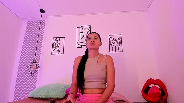 cloehonney online show from 10-26-25, 01:06