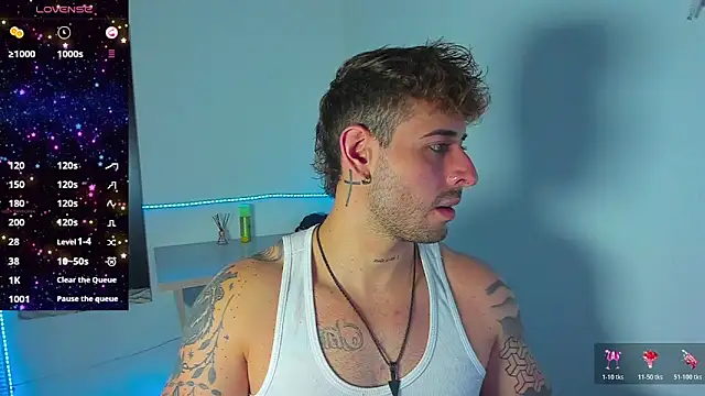 Snapshot of Ares_blue chatting on 10-22-25, 01:22 Ares blue online show from 10-22-25, 01:22