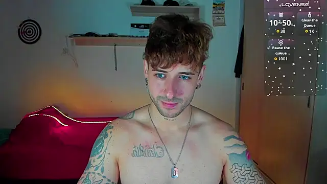 Snapshot of Ares_blue chatting on 01-14-26, 01:17 Ares blue online show from 01-14-26, 01:17