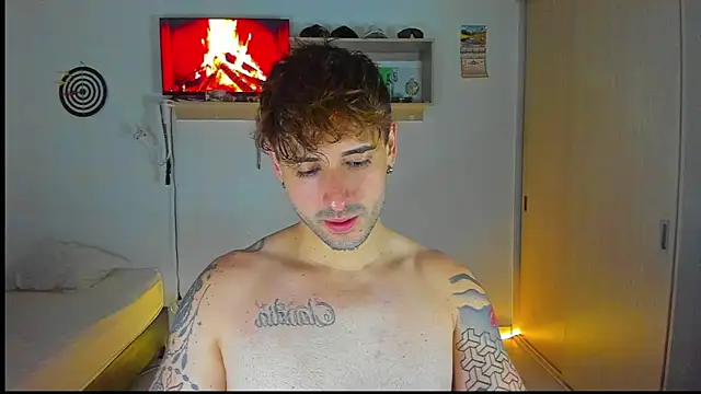 Snapshot of Ares_blue chatting on 02-09-26, 12:09 Ares blue online show from 02-09-26, 12:09