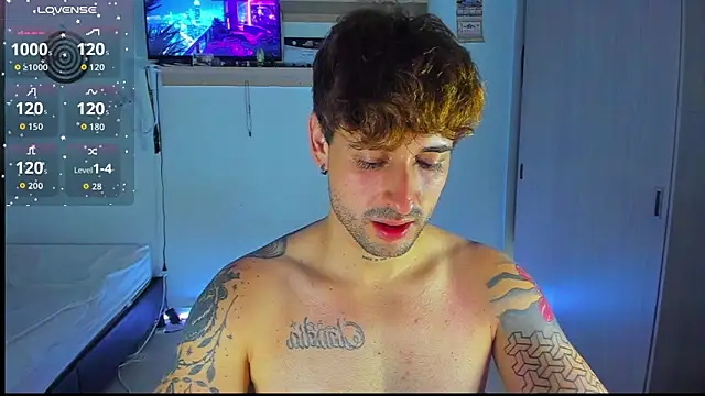 Snapshot of Ares_blue chatting on 02-22-26, 12:34 Ares blue online show from 02-22-26, 12:34