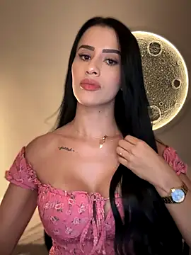 Snapshot of SarahhSmitth1 chatting on 10-25-25, 11:21 SarahhSmitth1 online show from 10-25-25, 11:21