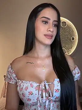 Snapshot of SarahhSmitth1 chatting on 11-26-25, 04:41 SarahhSmitth1 online show from 11-26-25, 04:41