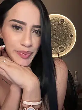 Snapshot of SarahhSmitth1 chatting on 12-18-25, 01:55 SarahhSmitth1 online show from 12-18-25, 01:55