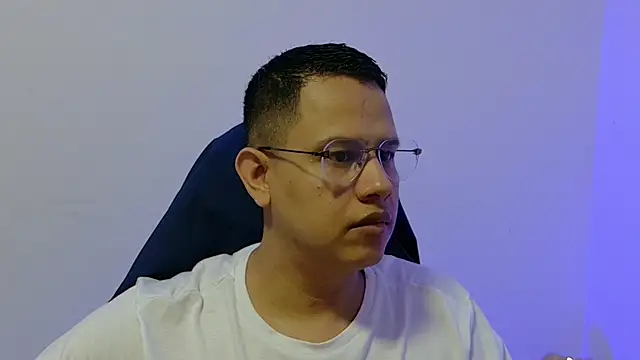 Snapshot of LiamVidal chatting on 04-06-26, 12:50 LiamVidal online show from 04-06-26, 12:50