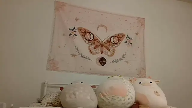 Snapshot of averietheangel chatting on 01-06-25, 07:45 averietheangel online show from 01-06-25, 07:45