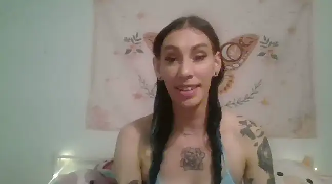 Snapshot of averietheangel chatting on 03-02-25, 07:02 averietheangel online show from 03-02-25, 07:02