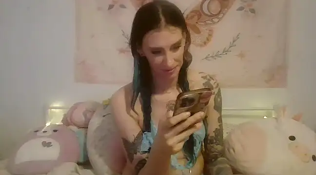 Snapshot of averietheangel chatting on 03-02-25, 10:48 averietheangel online show from 03-02-25, 10:48