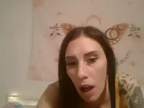 Snapshot of averietheangel chatting on 03-06-25, 02:51 averietheangel online show from 03-06-25, 02:51