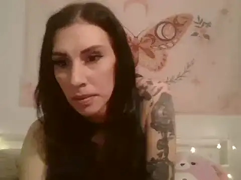 Snapshot of averietheangel chatting on 03-09-25, 04:44 averietheangel online show from 03-09-25, 04:44