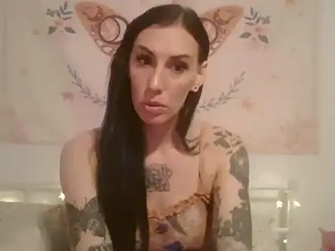 Snapshot of averietheangel chatting on 03-15-25, 03:29 averietheangel online show from 03-15-25, 03:29