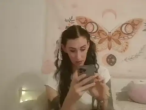 Snapshot of averietheangel chatting on 03-21-25, 09:01 averietheangel online show from 03-21-25, 09:01