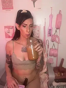 Snapshot of averietheangel chatting on 10-08-25, 03:09 averietheangel online show from 10-08-25, 03:09