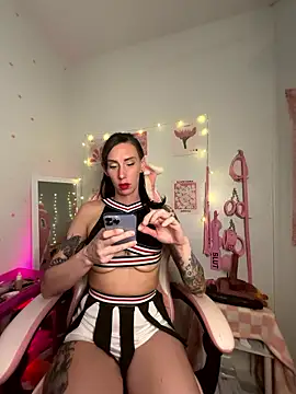 Snapshot of averietheangel chatting on 01-11-26, 07:30 averietheangel online show from 01-11-26, 07:30