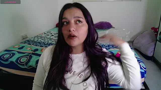 Laurenkenner  online show from 07-30-26, 06:40