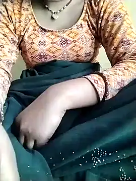Snapshot of Cutkajal chatting on 02-12-25, 08:06 Cutkajal online show from 02-12-25, 08:06