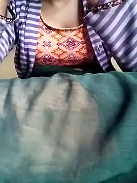 Snapshot of Cutkajal chatting on 02-16-25, 01:58 Cutkajal online show from 02-16-25, 01:58