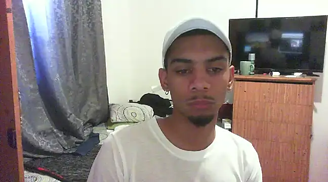 Snapshot of 29YOURZ_28_ chatting on 12-02-24, 06:30 29YOURZ 28  online show from 12-02-24, 06:30