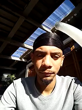 Snapshot of 29YOURZ_28_ chatting on 12-10-24, 05:17 29YOURZ 28  online show from 12-10-24, 05:17