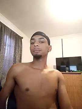Snapshot of 29YOURZ_28_ chatting on 12-13-24, 05:27 29YOURZ 28  online show from 12-13-24, 05:27