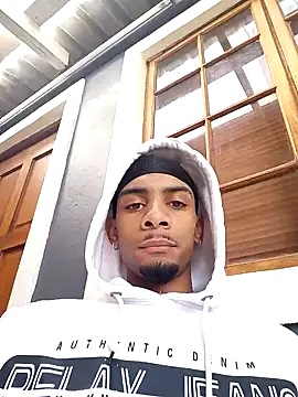 Snapshot of 29YOURZ_28_ chatting on 12-13-24, 03:43 29YOURZ 28  online show from 12-13-24, 03:43