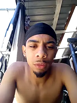 Snapshot of 29YOURZ_28_ chatting on 12-14-24, 08:45 29YOURZ 28  online show from 12-14-24, 08:45