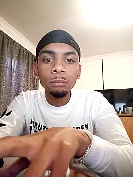 Snapshot of 29YOURZ_28_ chatting on 12-16-24, 05:11 29YOURZ 28  online show from 12-16-24, 05:11