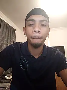 Snapshot of 29YOURZ_28_ chatting on 12-19-24, 06:01 29YOURZ 28  online show from 12-19-24, 06:01