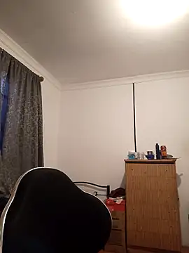 Snapshot of 29YOURZ_28_ chatting on 01-15-25, 05:37 29YOURZ 28  online show from 01-15-25, 05:37