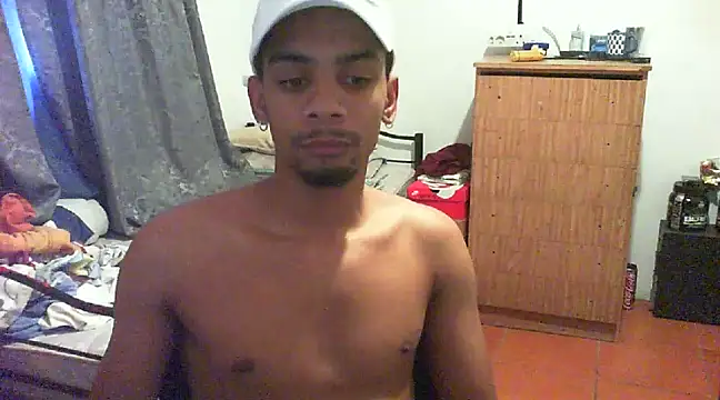 Snapshot of 29YOURZ_28_ chatting on 01-16-25, 05:33 29YOURZ 28  online show from 01-16-25, 05:33