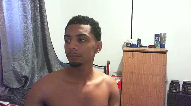 Snapshot of 29YOURZ_28_ chatting on 02-05-25, 10:30 29YOURZ 28  online show from 02-05-25, 10:30