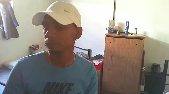 Snapshot of 29YOURZ_28_ chatting on 02-09-25, 07:49 29YOURZ 28  online show from 02-09-25, 07:49
