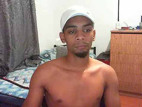 Snapshot of 29YOURZ_28_ chatting on 03-20-25, 06:31 29YOURZ 28  online show from 03-20-25, 06:31
